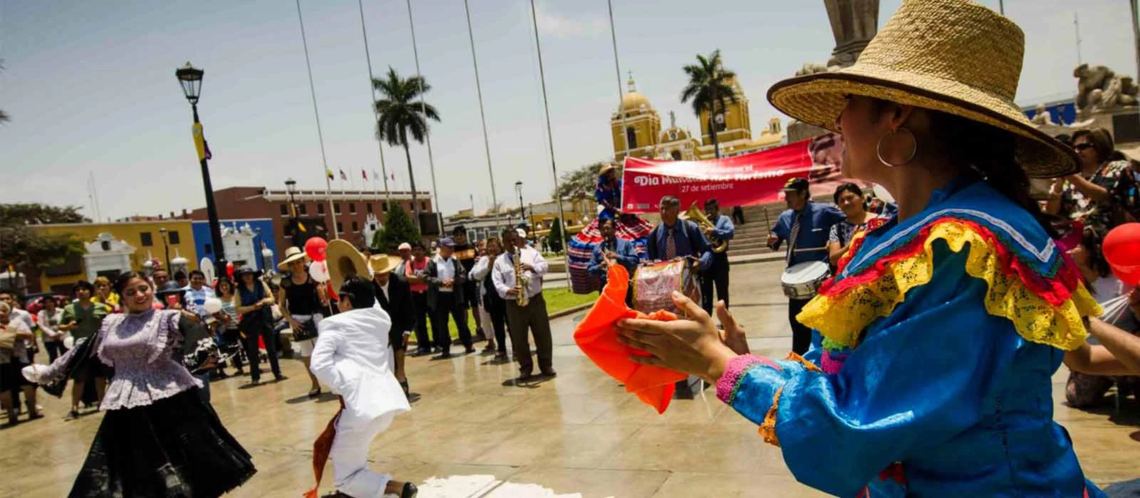 ¡Promociona tu negocio en Y Tú Qué Planes!