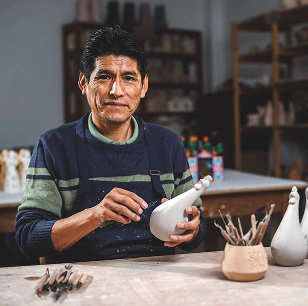 Área de exposición de piezas de cerámica tardicional e innovada