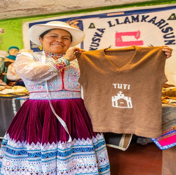 Asociación de Artesanos Kuska Llamkarisun de Tuti