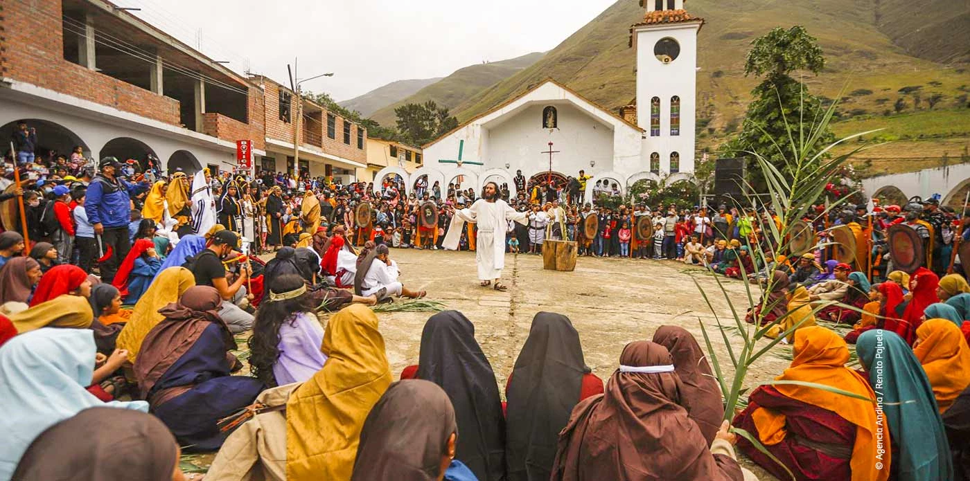 https://www.ytuqueplanes.com/imagenes/Descubre los mejores destinos para vivir una Semana Santa llena de fe, tradición y sabor.