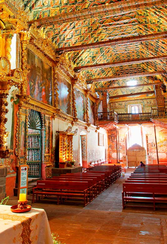 Templo San Pedro Apostol de Andahuaylillas