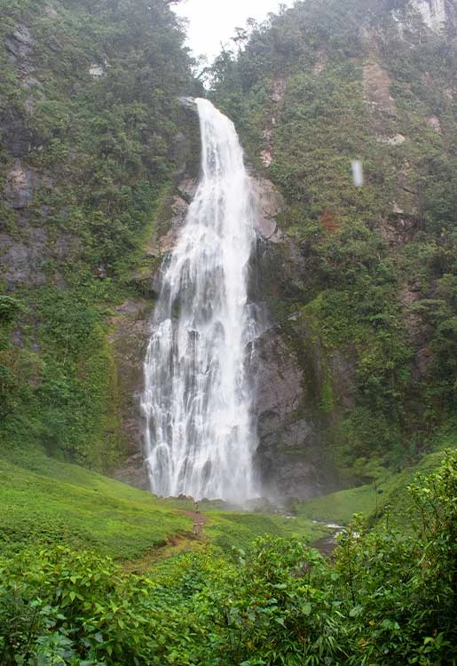 Catarata Numparket