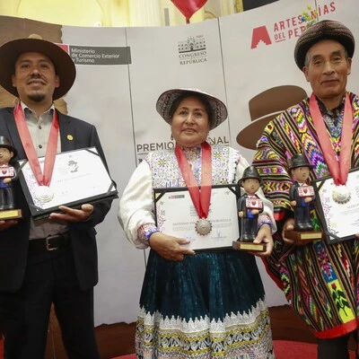 Premiación "Medalla Joaquín López Antay"