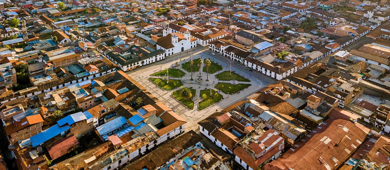 ¡Promociona tu negocio en Y Tú Qué Planes!