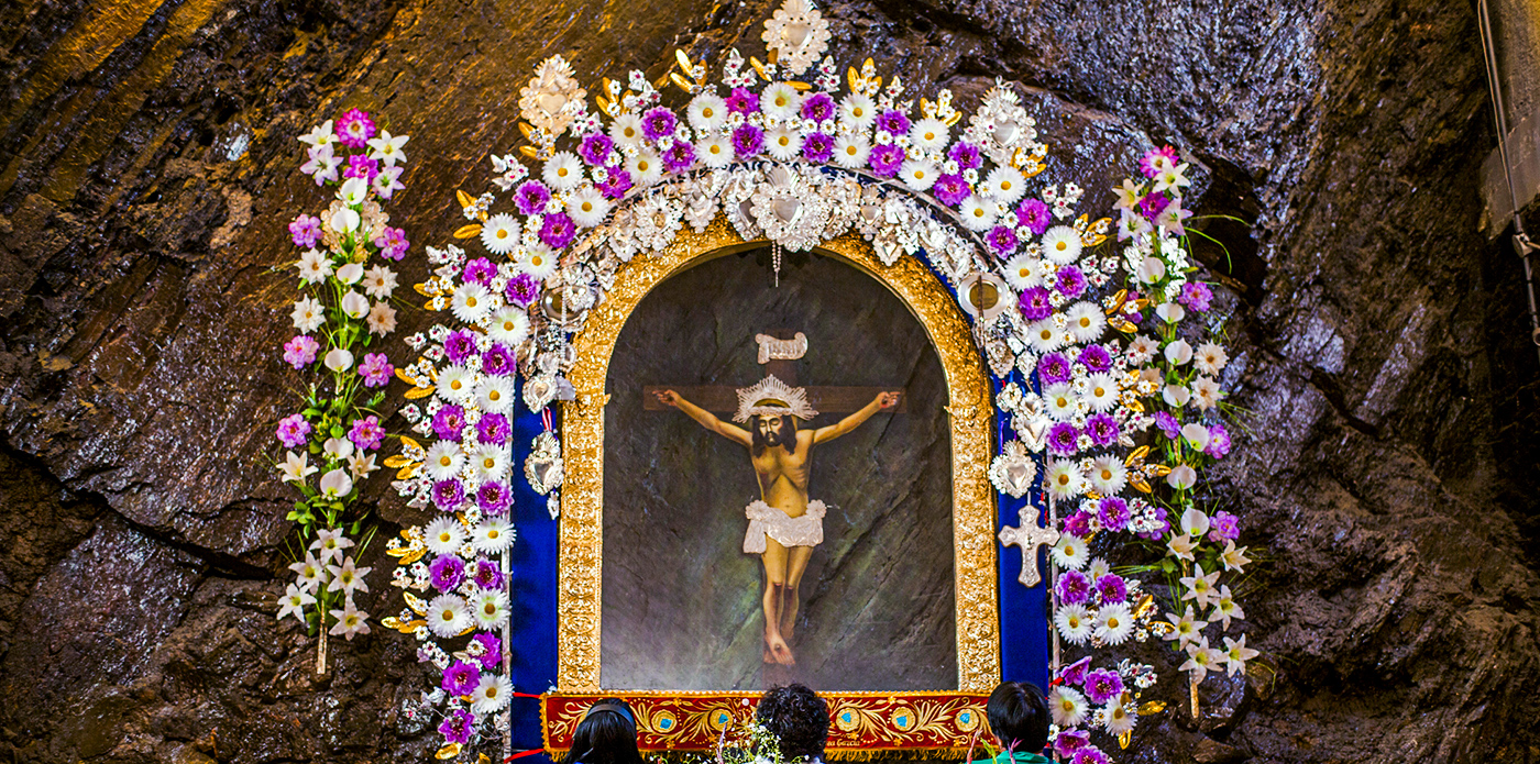 https://www.ytuqueplanes.com/imagenes/Una de las celebraciones religiosas más impresionantes del centro de Perú