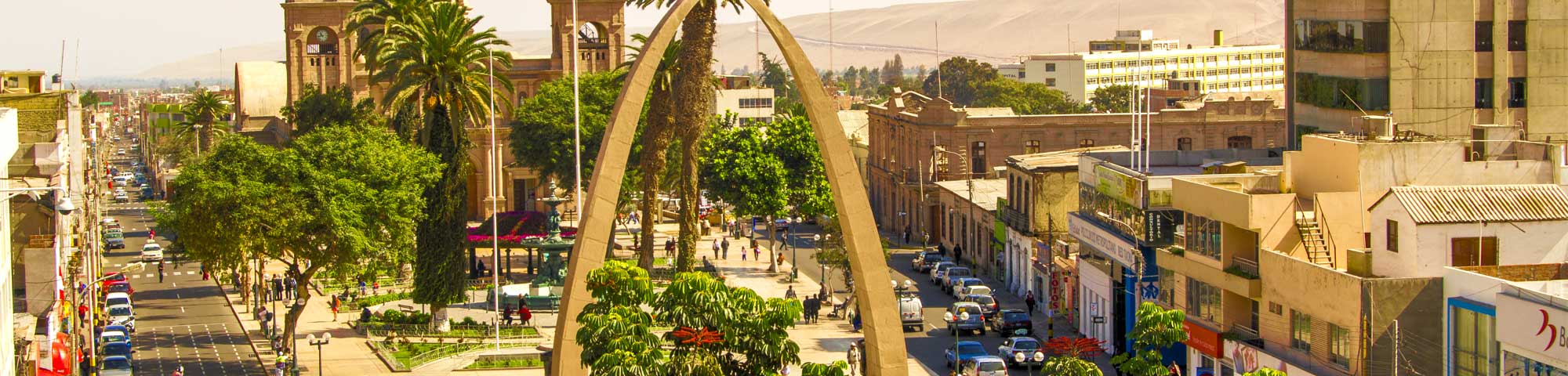 Tacna: Larga cola de vehículos para cruzar la frontera al Perú