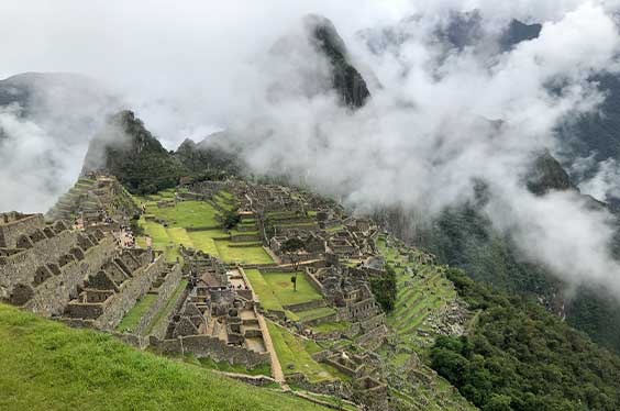 Amanecer en Machu Picchu y trekk a Laguna Humantay
