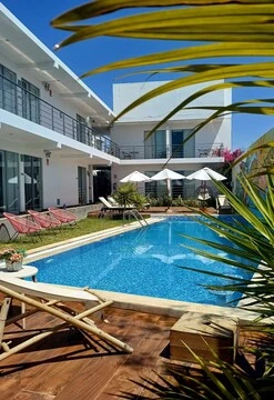 Hotel La Estancia con piscina