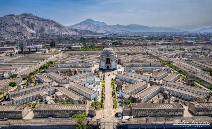 RECORRIDO TURÍSTICO: CEMENTERIO PRESBÍTERO MAESTRO