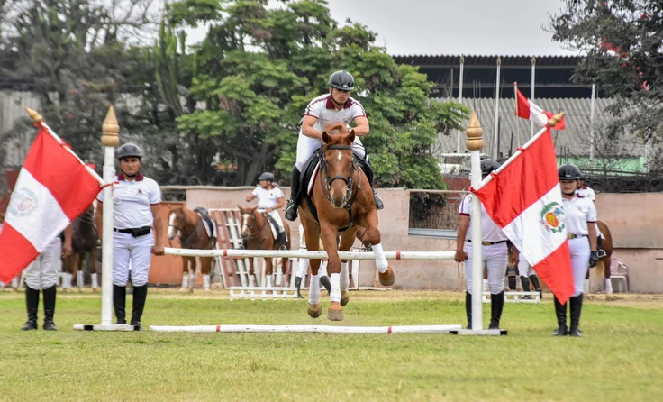 VISITA ESPECIAL: EXHIBICIÓN DE CANES Y CABALLOS - CUARTEL EL POTAO