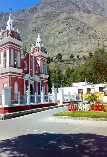 FULL DAY A  CERRO AZUL Y LUNAHUANÁ