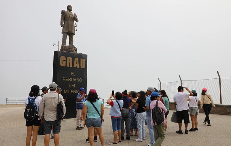 RECORRIDO TURÍSTICO: BUS PANORÁMICO A LOS DISTRITOS HERÓICOS