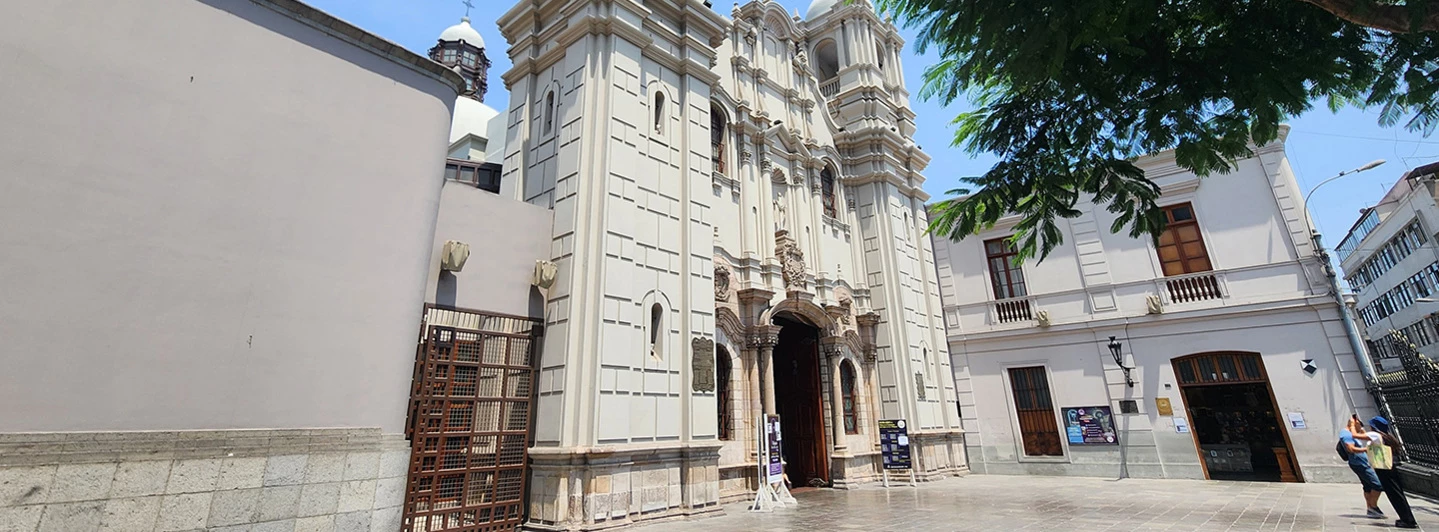 RECORRIDO TURÍSTICO: MONSERRATE, HISTÓRICO Y RELIGIOSO