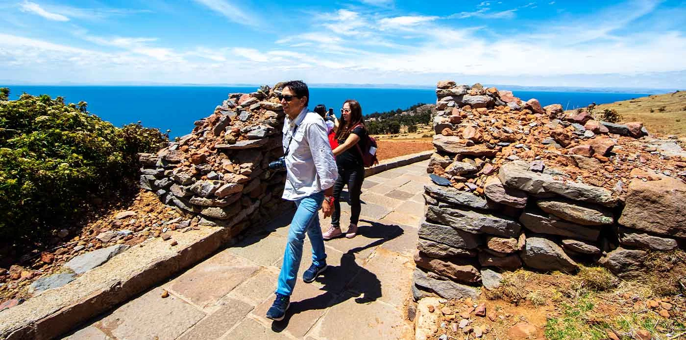 ¡Descubre la Isla Amantaní en el Lago Titicaca!