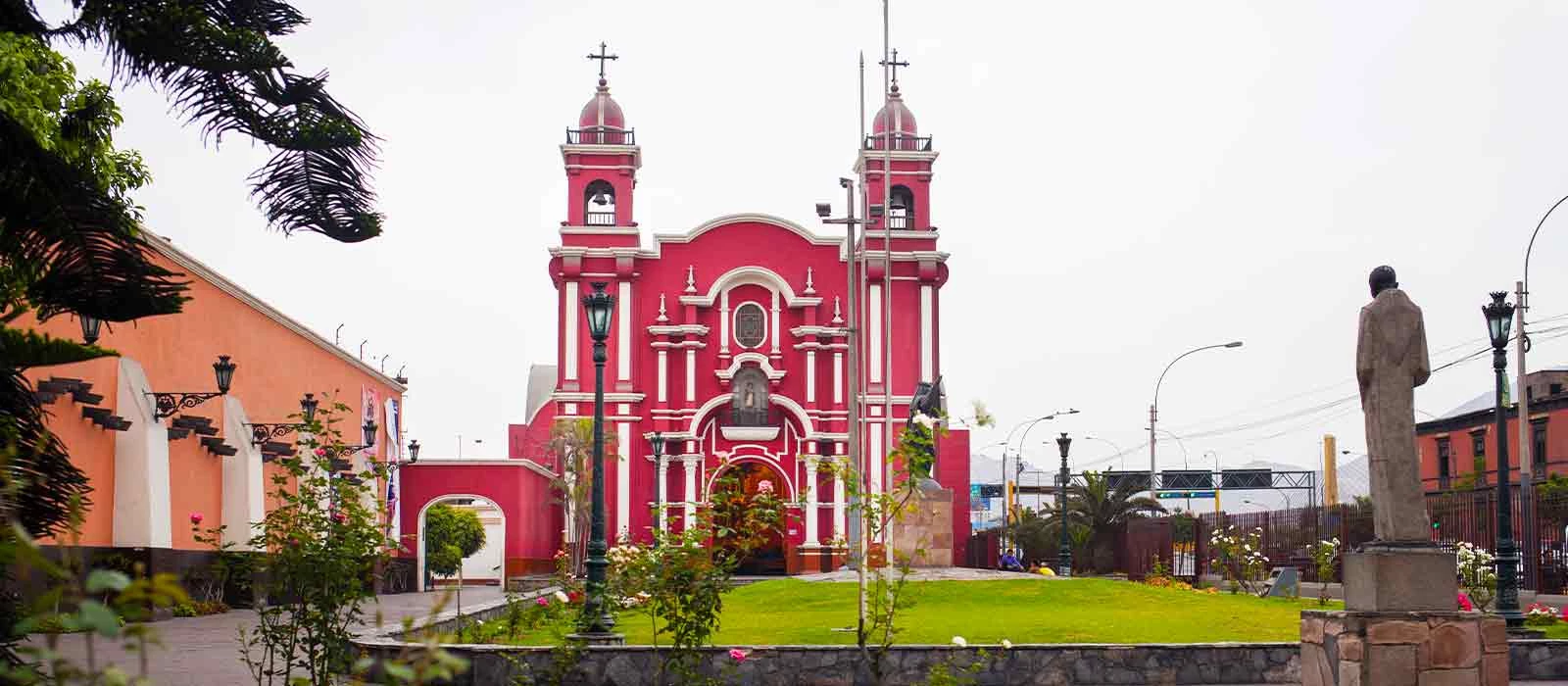 ¡Promociona tu negocio en Y Tú Qué Planes!