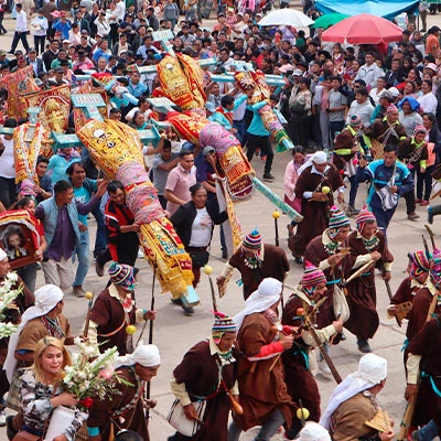 Fiesta de las Cruces en Ayacucho: fe, tradición y sabores te esperan en Luricocha