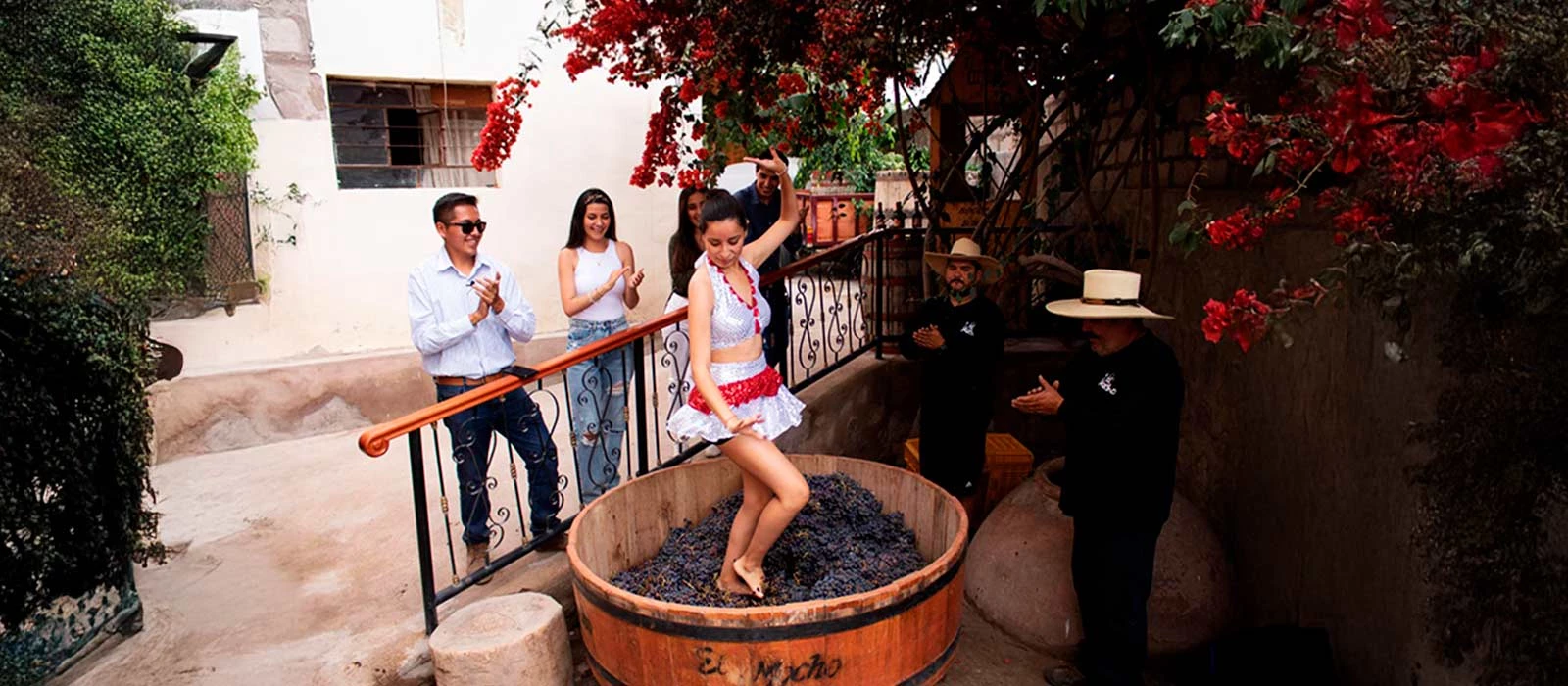 ¡Promociona tu negocio en Y Tú Qué Planes!