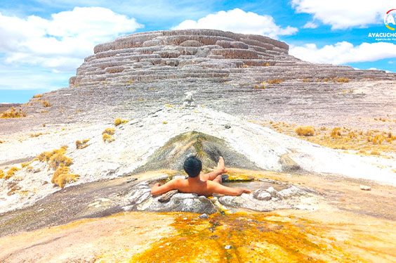 PACHAPUPUM-Ombligo-de-la-Tierra-1C.jpg