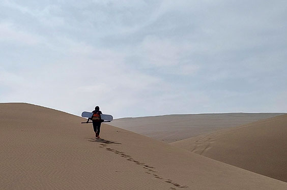 Sandboard-en-el-desierto-de-Ancon-2C.jpg