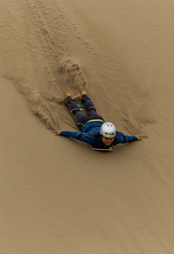 Trineo de arena en el Desierto de Ancón