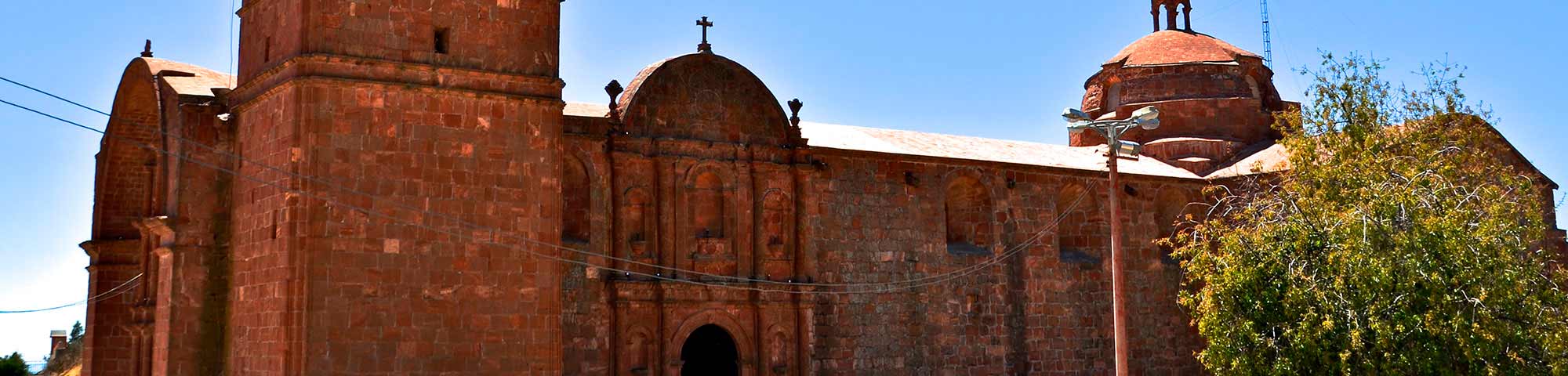 Templo Santiago Apóstol de Pomata