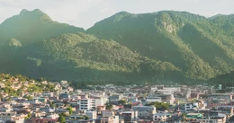 “Challenge recojo de residuos sólidos” y “Si no escalas la montaña jamás conocerás la Quinceañera”