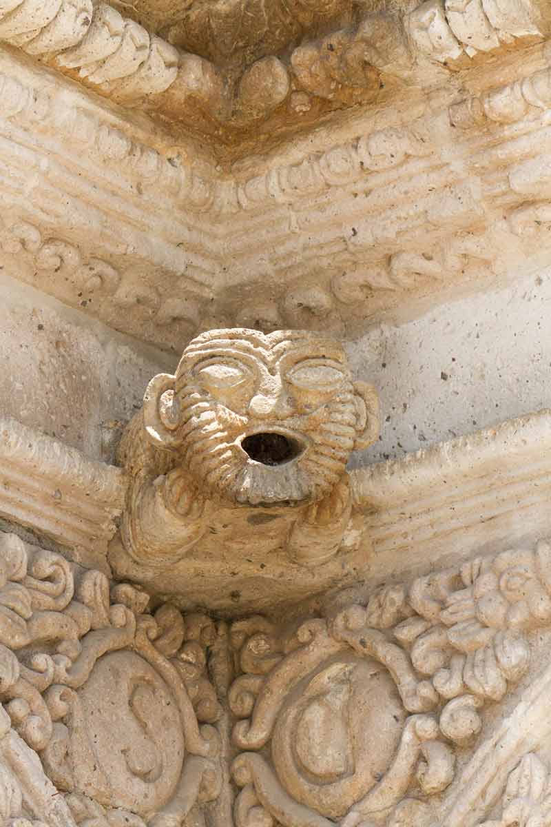 Tradiciones de Arequipa Iglesia y Claustros de la Compañía de Jesús