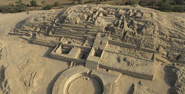 Ciudad de Caral - 7 destinos imperdibles para visitar este verano