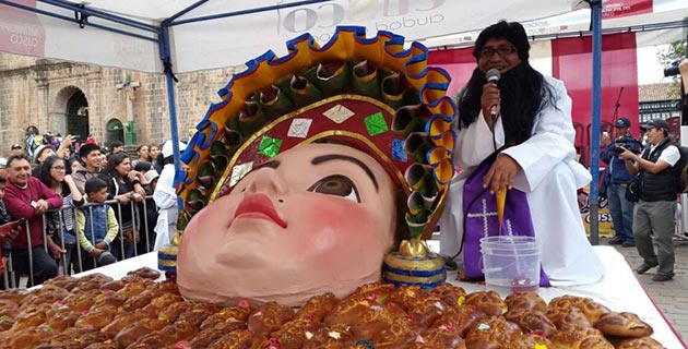 Pan Andino - Navidad en la feria de Santurantikuy de Cusco