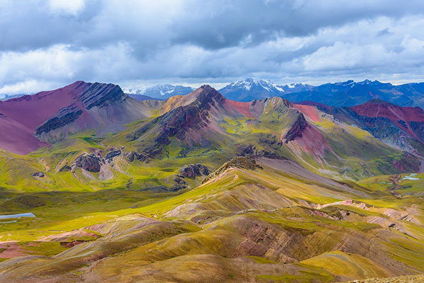 Vista de la montaña de siete colores o vinicunca en Cusco