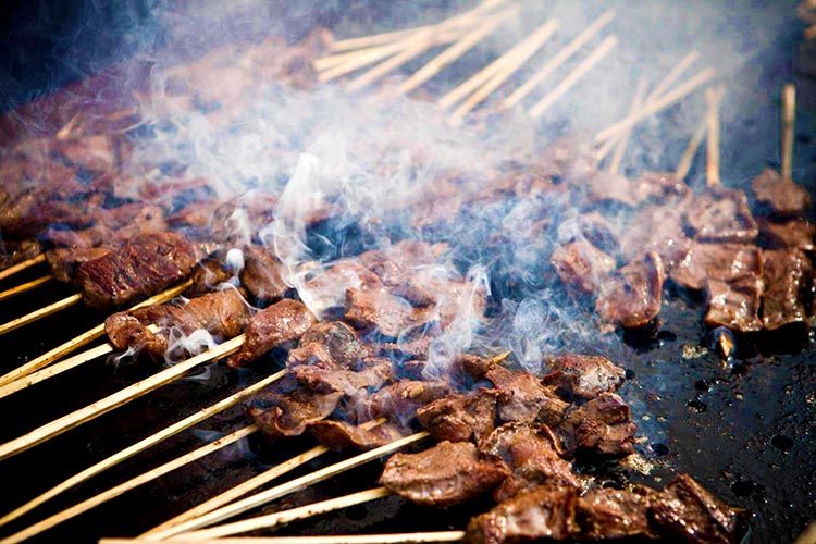 anticucho comida peruana