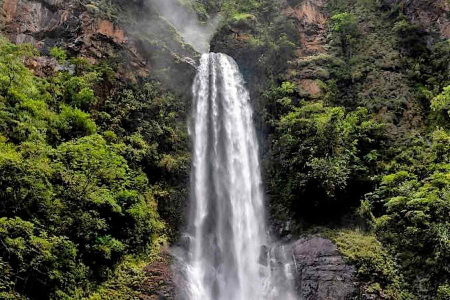 Chuyapi Urusayhua catarata