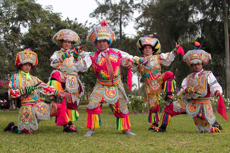 cuadrillas-bailarines-sierra