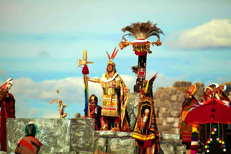 festividades en sacsayhuaman