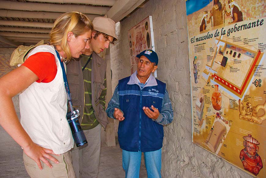 guía turístico de cultura moche 