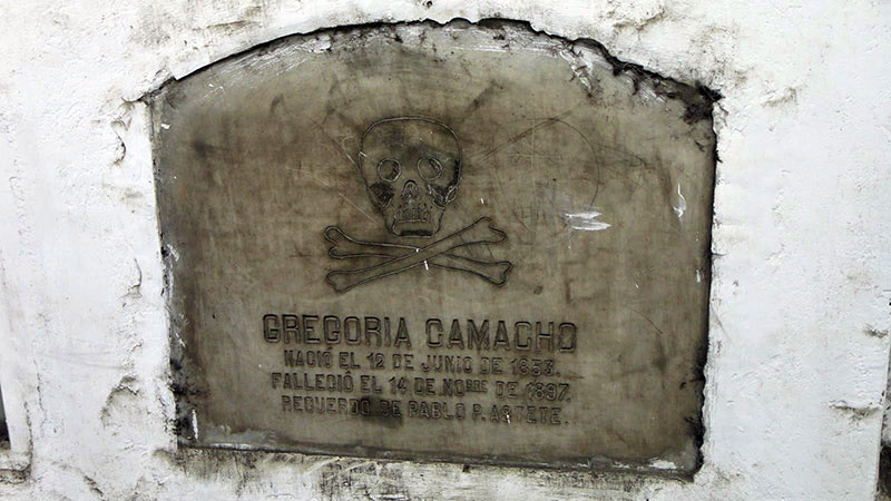 Cementerio Presbítero Maestro Historias de Fantasmas