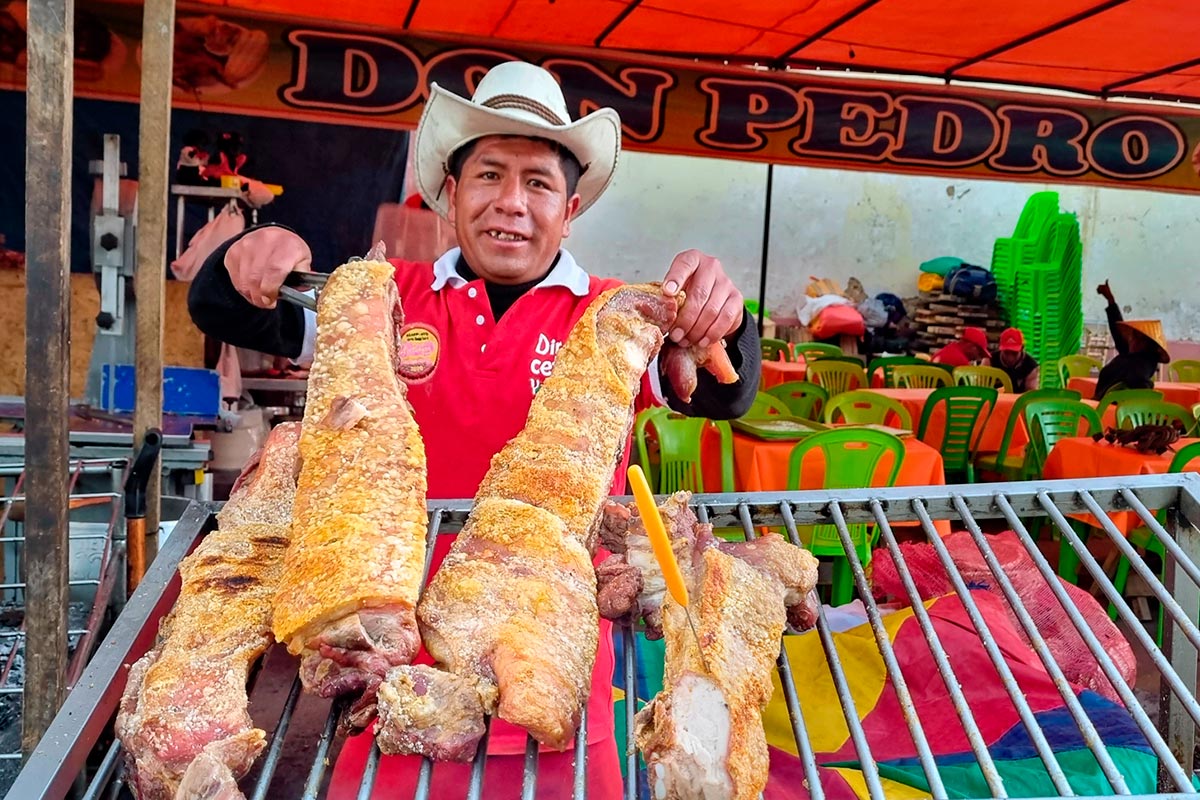 Gastronomía en la feria local.