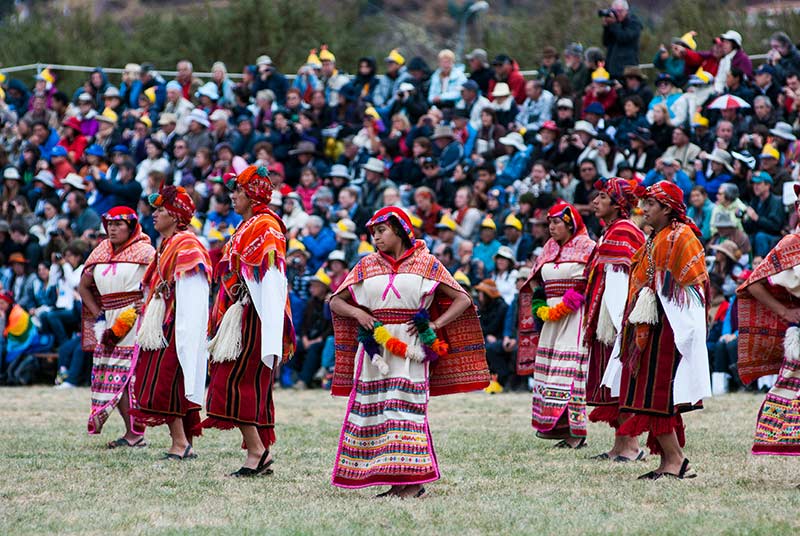 Danzantes en Inti Raymi