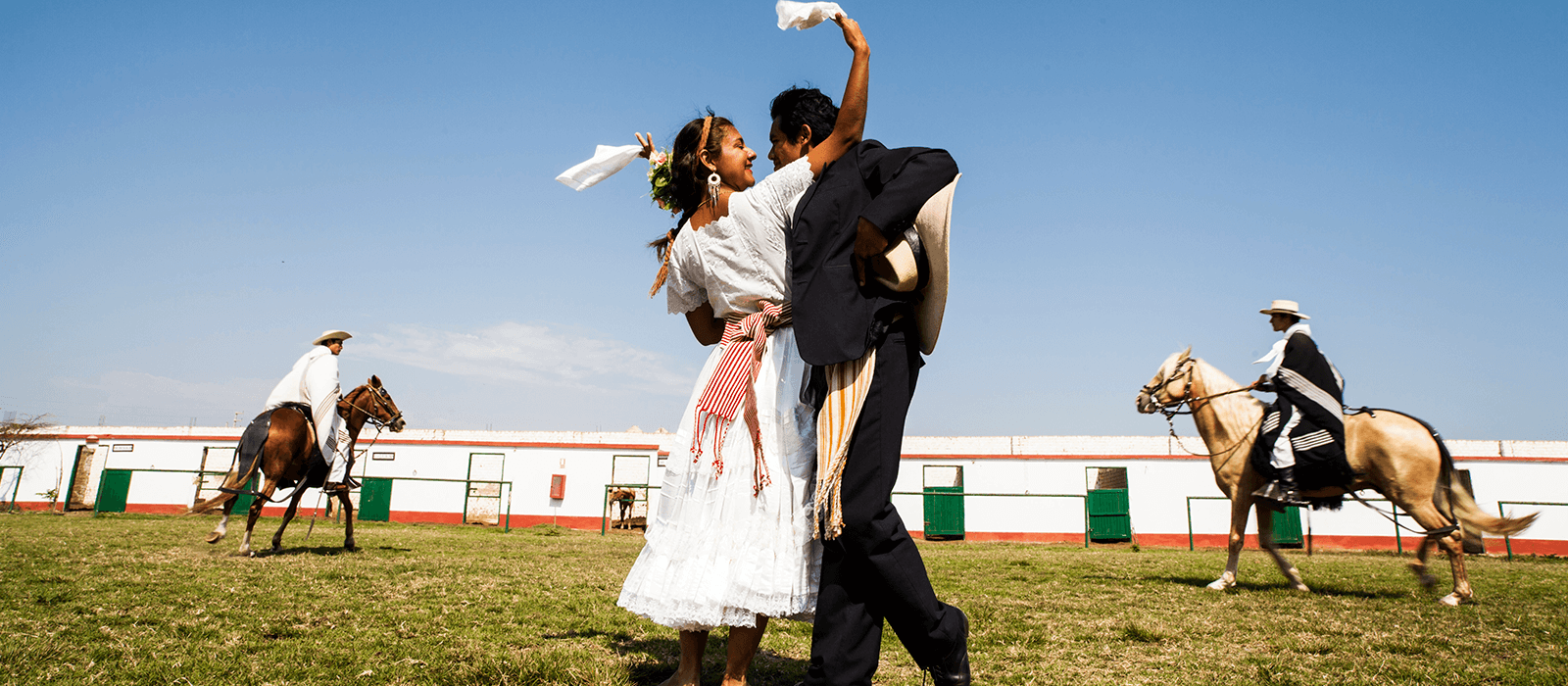 ¡Promociona tu negocio en Y Tú Qué Planes!