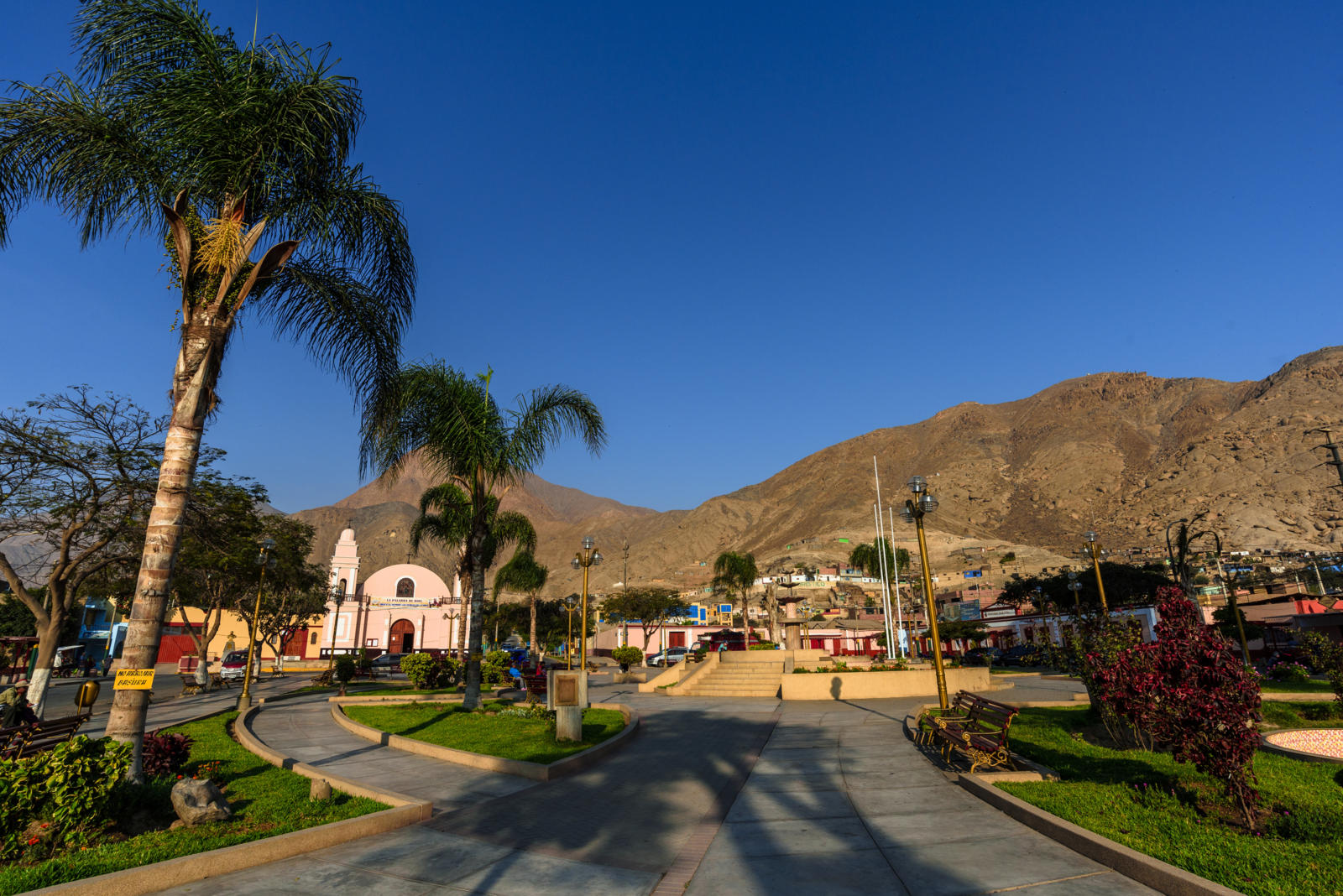 plaza-sayan