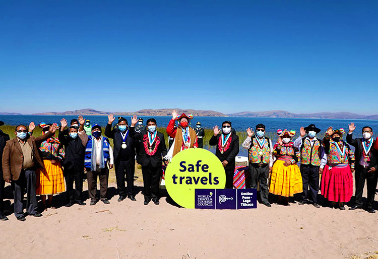 Entrega del sello Safe Travels en Puno