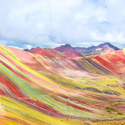 Recorre la fascinante Montaña de Siete Colores 