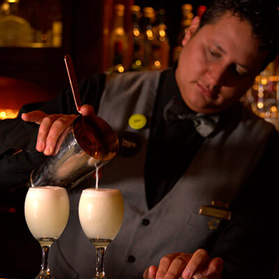 Cinco bares limeños donde el pisco sour es el rey