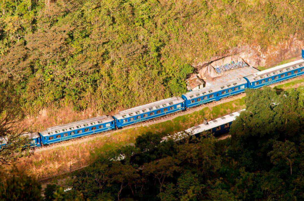 turistas-tren-cusco