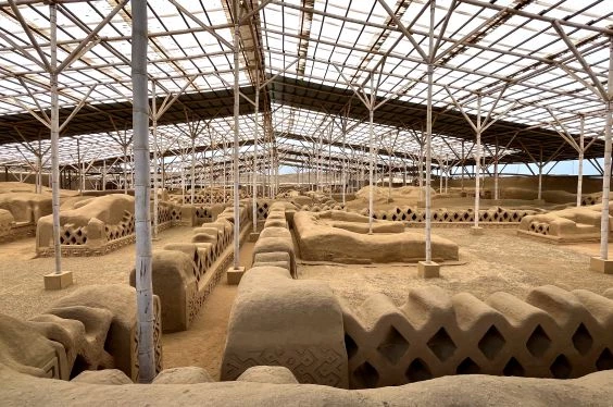 Chan Chan por la mañana