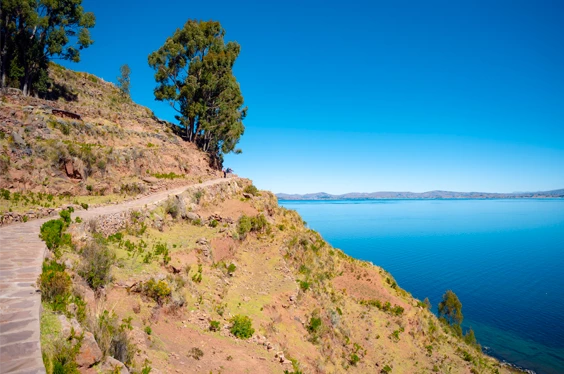 Lago  Taquile Luquina Uros 