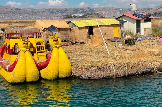 Lago  Taquile Luquina Uros 