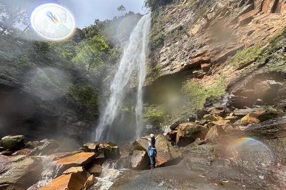 Sunipy Kausany - Inmersión en Montañas Amazónicas