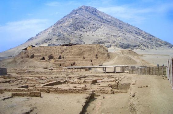 Ruta Moche: Historia y Misterio 4D