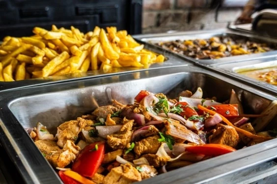 Caballos de Paso y Buffet en Pachacamac